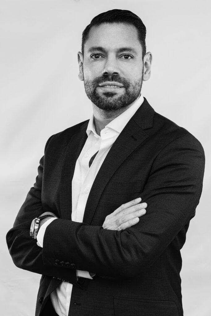 Javier Medrano - Director General